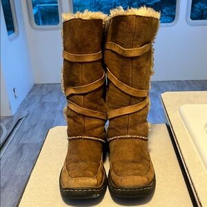 Cabela’s Cozy Brown Fur-Lined Boots